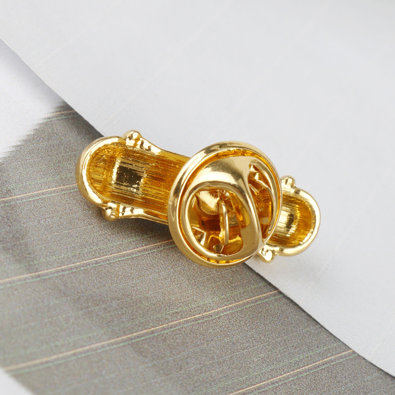 Classic Badge Brooch Pin Barbe – обзор и цена Model Kit Clipper