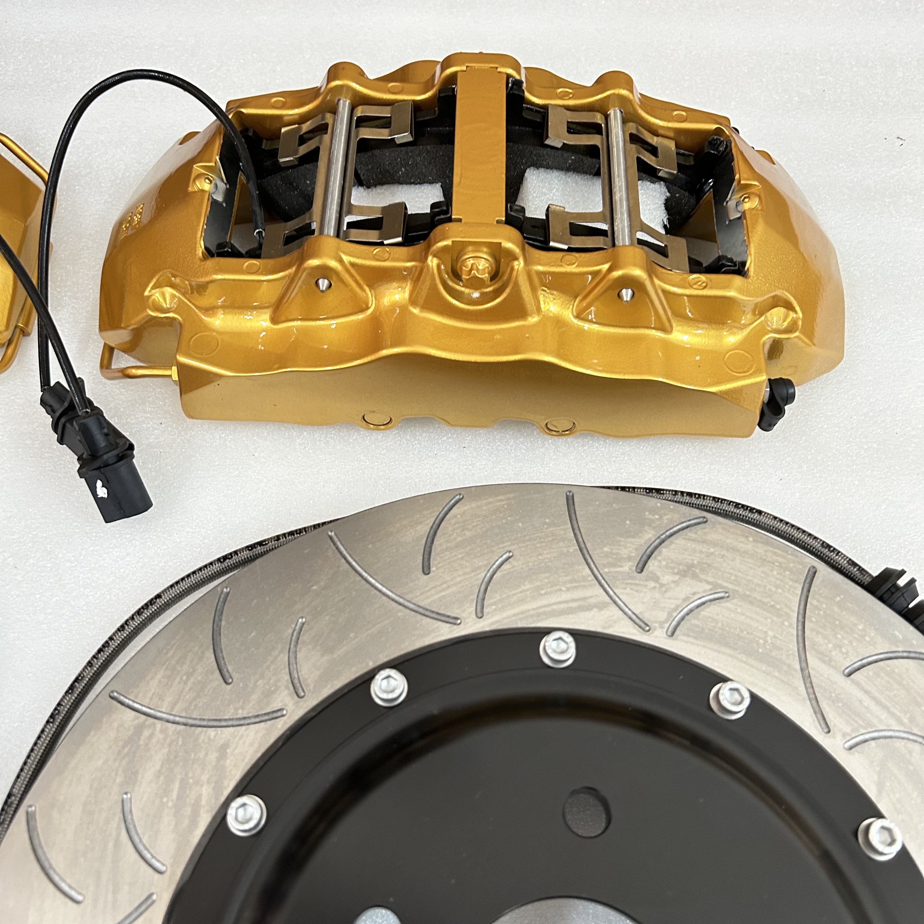 Jekit Auto Brake System 8 Pots – обзор и цена Model Kit R34