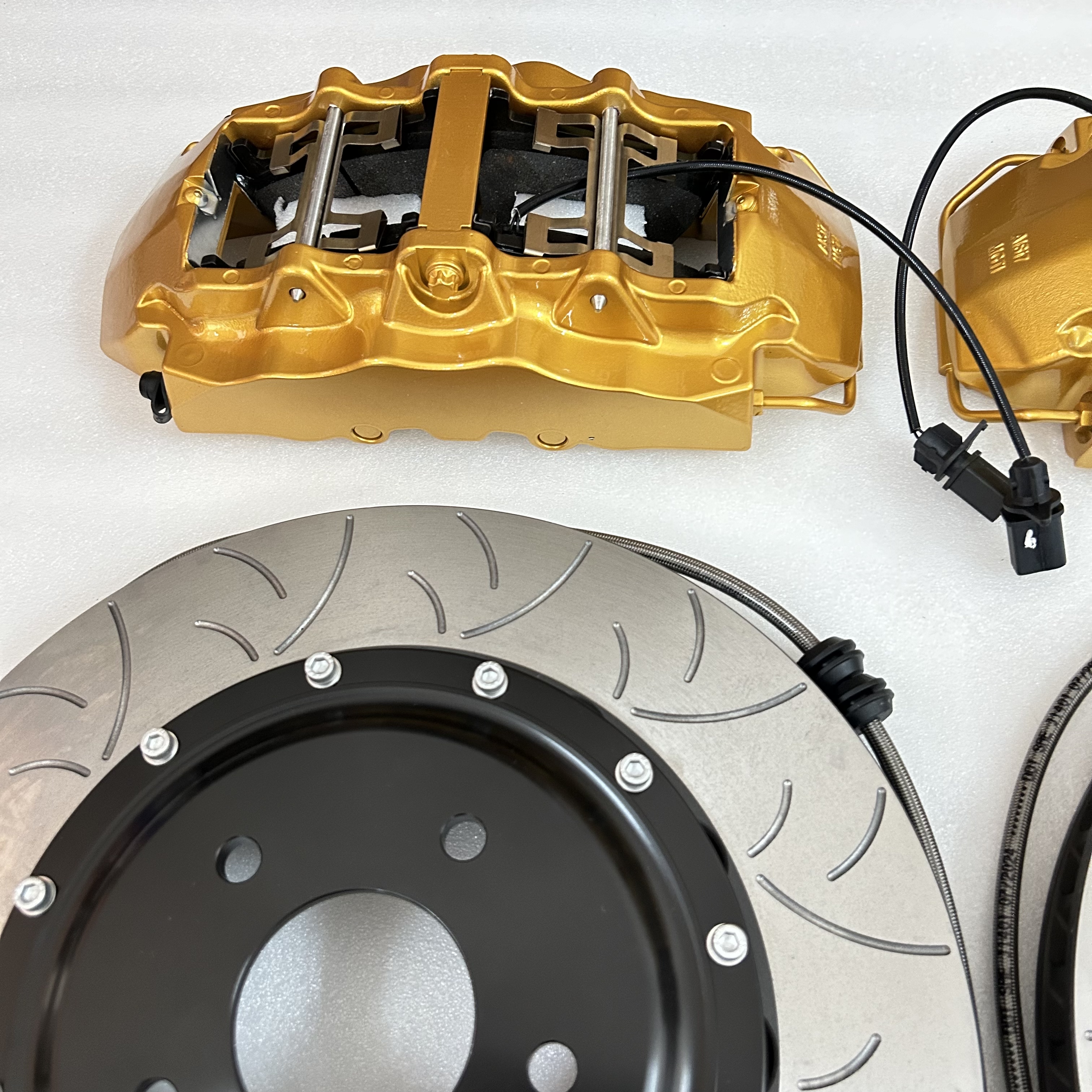 Jekit Auto Brake System 8 Pots – обзор и цена Model Kit R34
